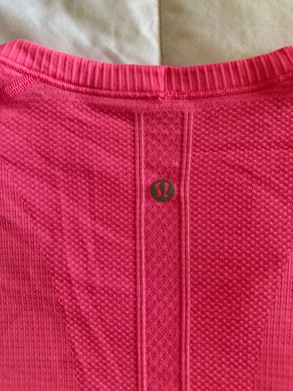 Lululemon Swiftly Tech Long Sleeve 2.0 Race Length - Resale Size 8 Sonic Pink